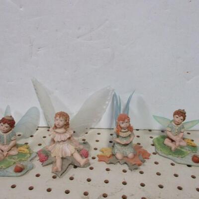 Lot 139 - Fairy Figurines