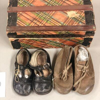 Lot 60 Antique Doll Trunk & 2 Pair of Baby Shoes