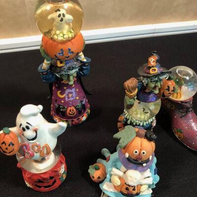 #249  Collection of Halloween items (5) 