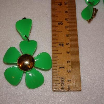 Green Flower Daisy Clip on Earrings, BOHO