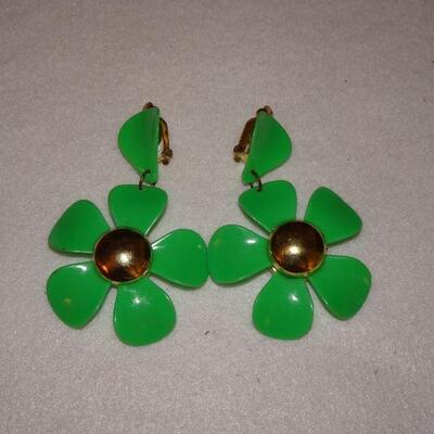 Green Flower Daisy Clip on Earrings, BOHO