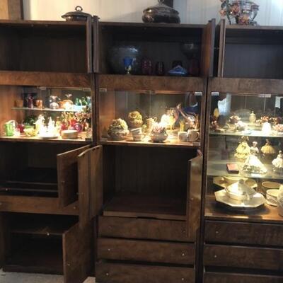 Dark Wood / Glass / Curio Cabinets