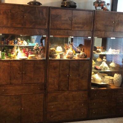 Dark Wood / Glass / Curio Cabinets