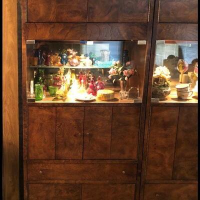 Dark Wood / Glass / Curio Cabinets