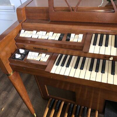 Rebuilt Excellent Condition Electric Organ