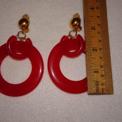 1980's Red Plastic Dangle Circle Earrings, Light Weight! 