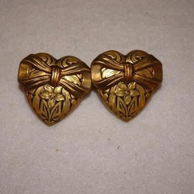 Victorian Style Heart Post Earrings 
