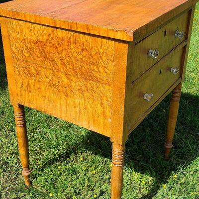 G22: Burled Early Americana Side Table with 2 Drawers