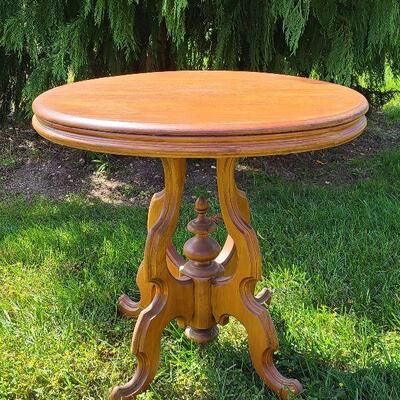 G23: Oval-top Wood Accent Table