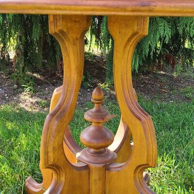 G23: Oval-top Wood Accent Table