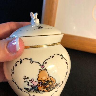L36: Winnie the Pooh Musical Lenox Honey Pot and Print