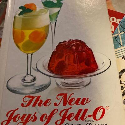 Vintage cookbook/pamphlet lot 