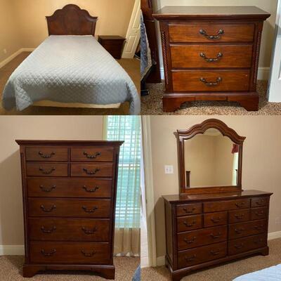 4 Pc Wood Bedroom Set *See Details