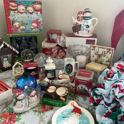  Christmas lighting and decor lot 