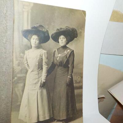 3- 1900's photo's of current styles"'