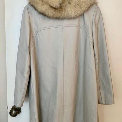 IDT 2   VINTAGE TAUPE LEATHER COAT W/FOX FUR COLLAR