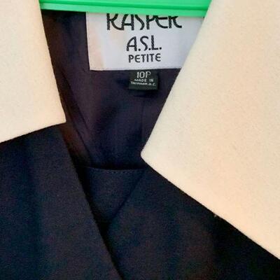 IDT 11   VINTAGE NAVY SKIRT SUIT WHITE COLLAR & CUFFS KAISER ASL
