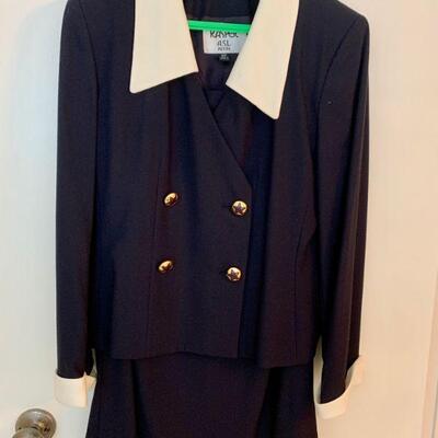 IDT 11   VINTAGE NAVY SKIRT SUIT WHITE COLLAR & CUFFS KAISER ASL