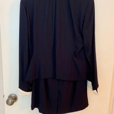 IDT 11   VINTAGE NAVY SKIRT SUIT WHITE COLLAR & CUFFS KAISER ASL