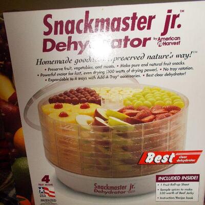 American Harvest Tray Snackmaster Food Dehydrator
