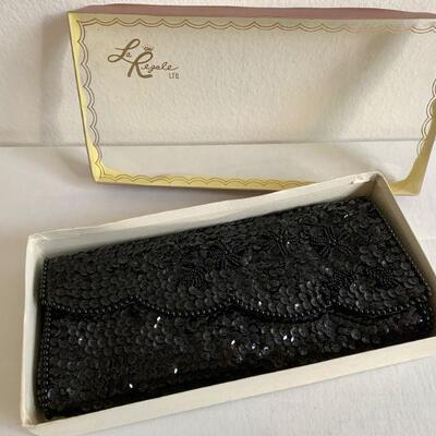 IDT 19  VINTAGE BLACK SEQUIN EVENING CLUTCH PURSE IN GIFT BOX