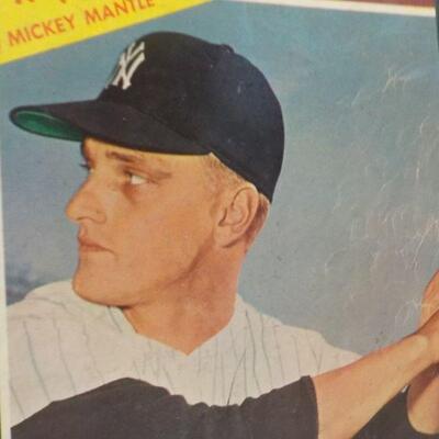 Street and Smiths 1962 Year Book w/ Roger Maris".