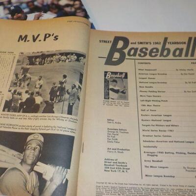 Street and Smiths 1962 Year Book w/ Roger Maris".