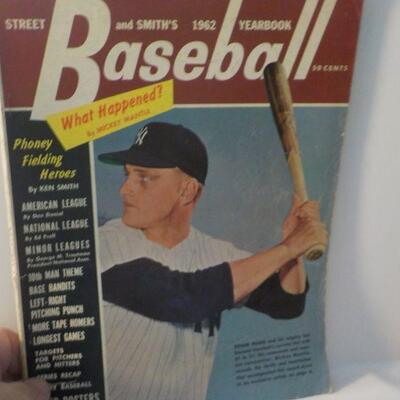 Street and Smiths 1962 Year Book w/ Roger Maris".