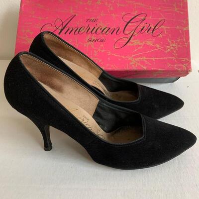 IDT 25   VINTAGE AMERICAN GIRL BLACK SUEDE POINTY TOE HIGH HEELS w/SHOE BOX SIZE 6