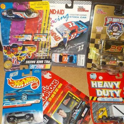 " 1995 to 2000 Never opened Hot Wheels & Racing Collection (24).
