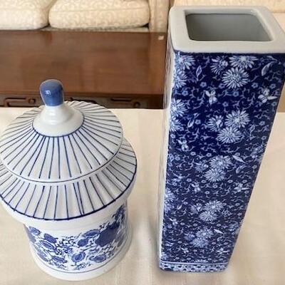 LOT#18LR: Pair of Asian Themed Jar & Vase