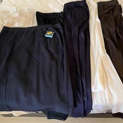 LOT#87MB: Ladies Designer Clothing Lot #1 (Ming Wang)