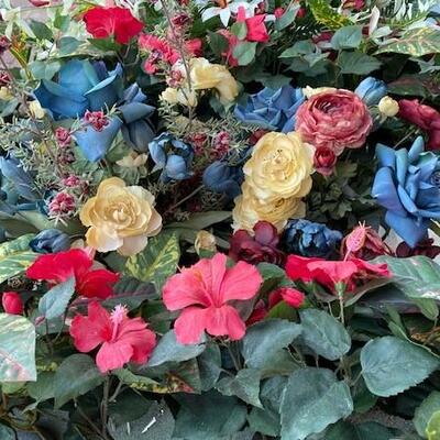 LOT#156G: Assorted Faux Floral Lot