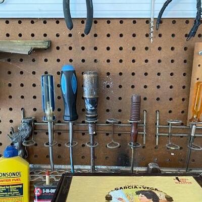 LOT#162G: Work Bench Contents