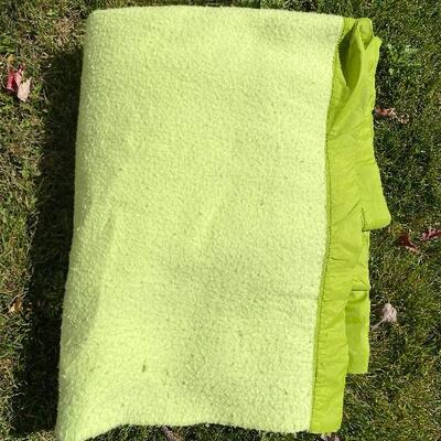 Vintage green blanket satin edge 