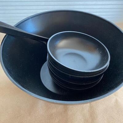 Black salad bowl set 