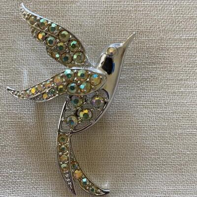 Hummingbird pin 