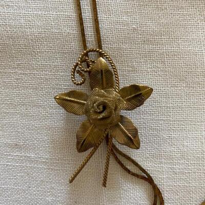 Vintage goldtone flower bolo  necklace