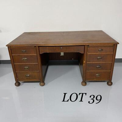 .39. Spitzers of Chicago Oversized Desk
