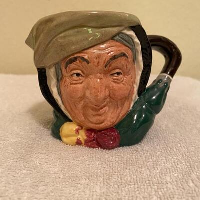 Royal Doulton "Sairey Gamp" toby jug vintage 1950s