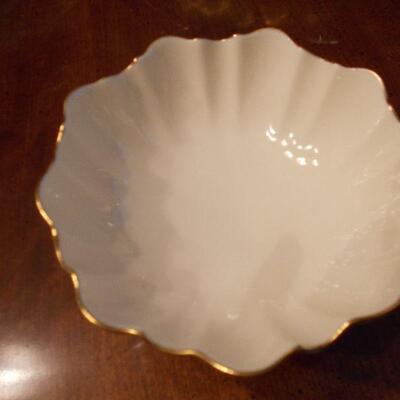 Lenox Eternal Leaf Nut Bowl or Trinket Dish with 24K Gold Trim