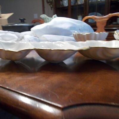 Beautiful Lenox Leaf Design Three Section Nut Serving Dish with 24K Gold Trim