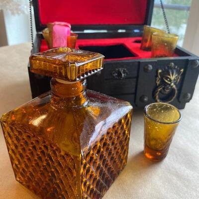 Vintage decanter set pirate chest 