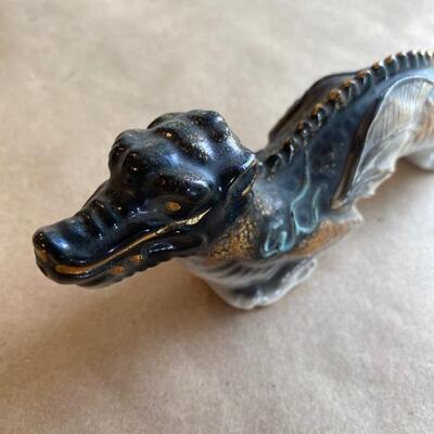 Unusual dragon salt pepper shaker 