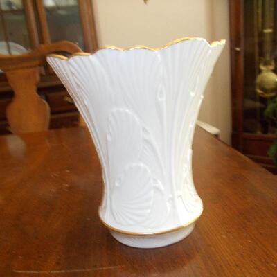 Beautiful Lenox Vase with 24K Gold Trim