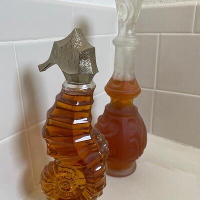 Vintage seahorse bathroom decor 