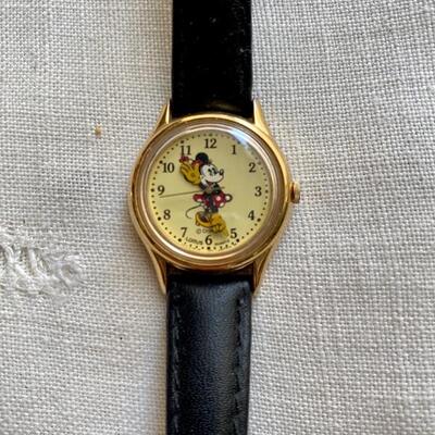 Disney Mickey minnie Lomus watch 