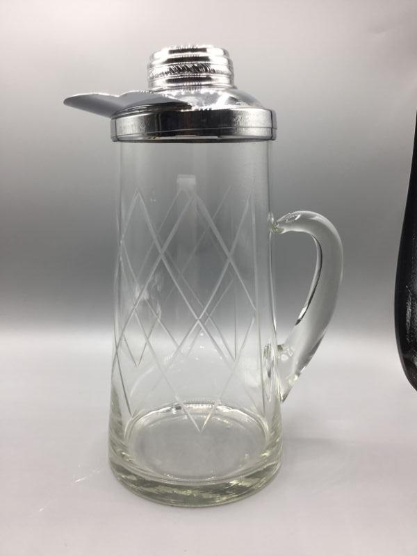 glass pitcher with airtight lid