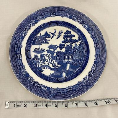 .104. Johnson Bros Blue Willow Lunch & Dinner Plates