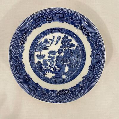 .106. Johnson Bros Blue Willow Bread Plates & Berry Bowls